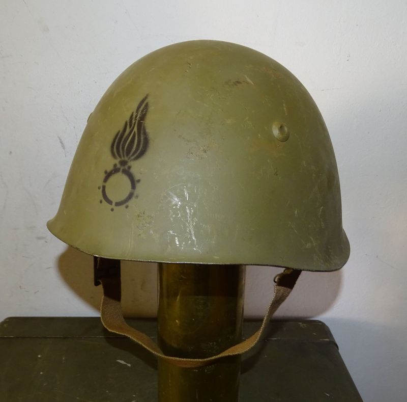 : Casque Italien M33/47 Post-Guerre, Insigne d'Origine cavalerie , Taille 59