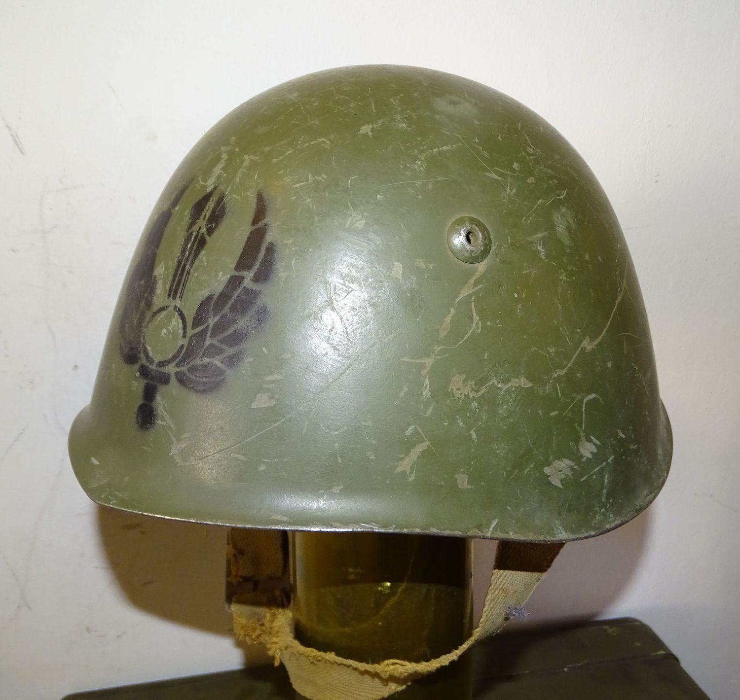 Casque Italien M33/47 Post-Guerre, Insigne d'Origine  , Taille 58