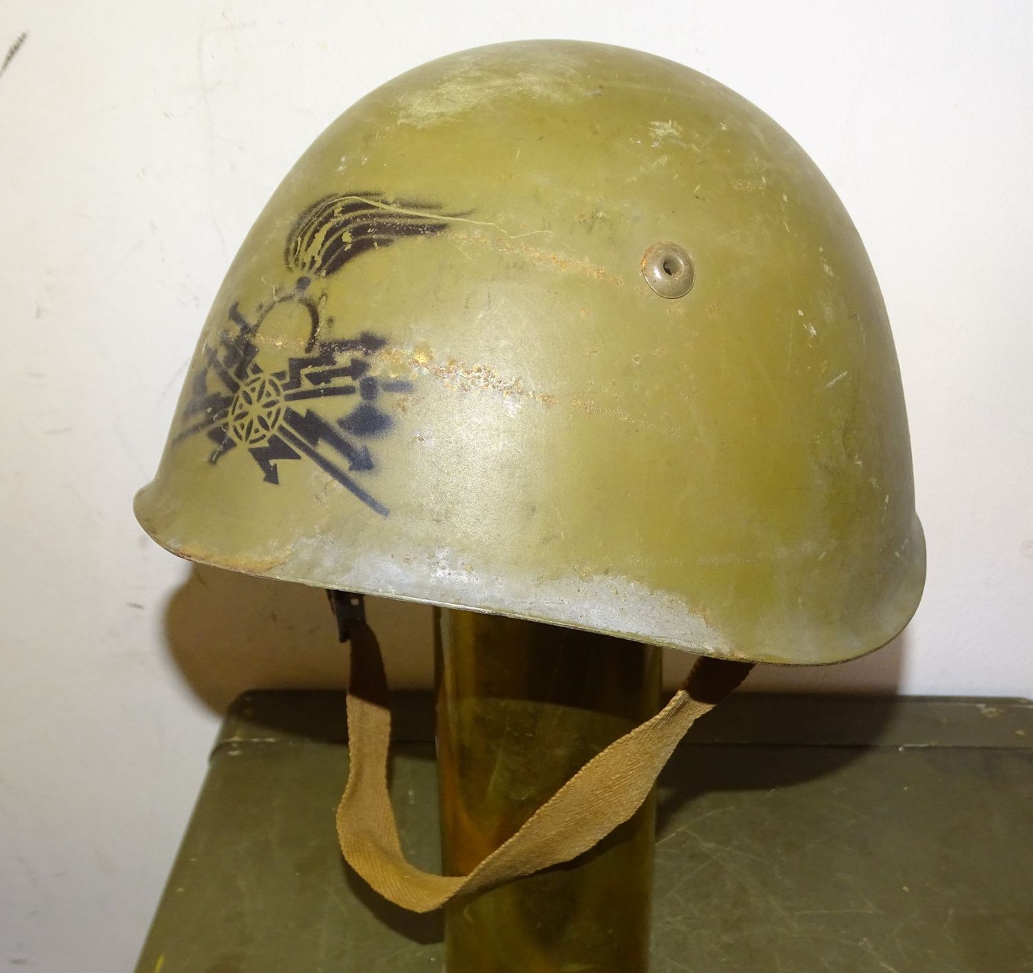 Casque Italien M33/47 Post-Guerre, Insigne d'Origine  , Taille 58