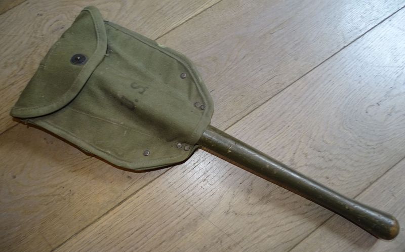 Pelle Pliante US M-43 avec Housse 1944 - Superbe État