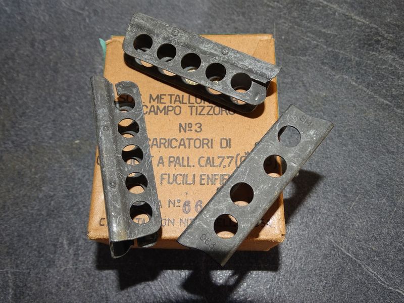 3 clips chargeurs Lee Enfield surplus armée italienne calibre .303, neufs en boîte .