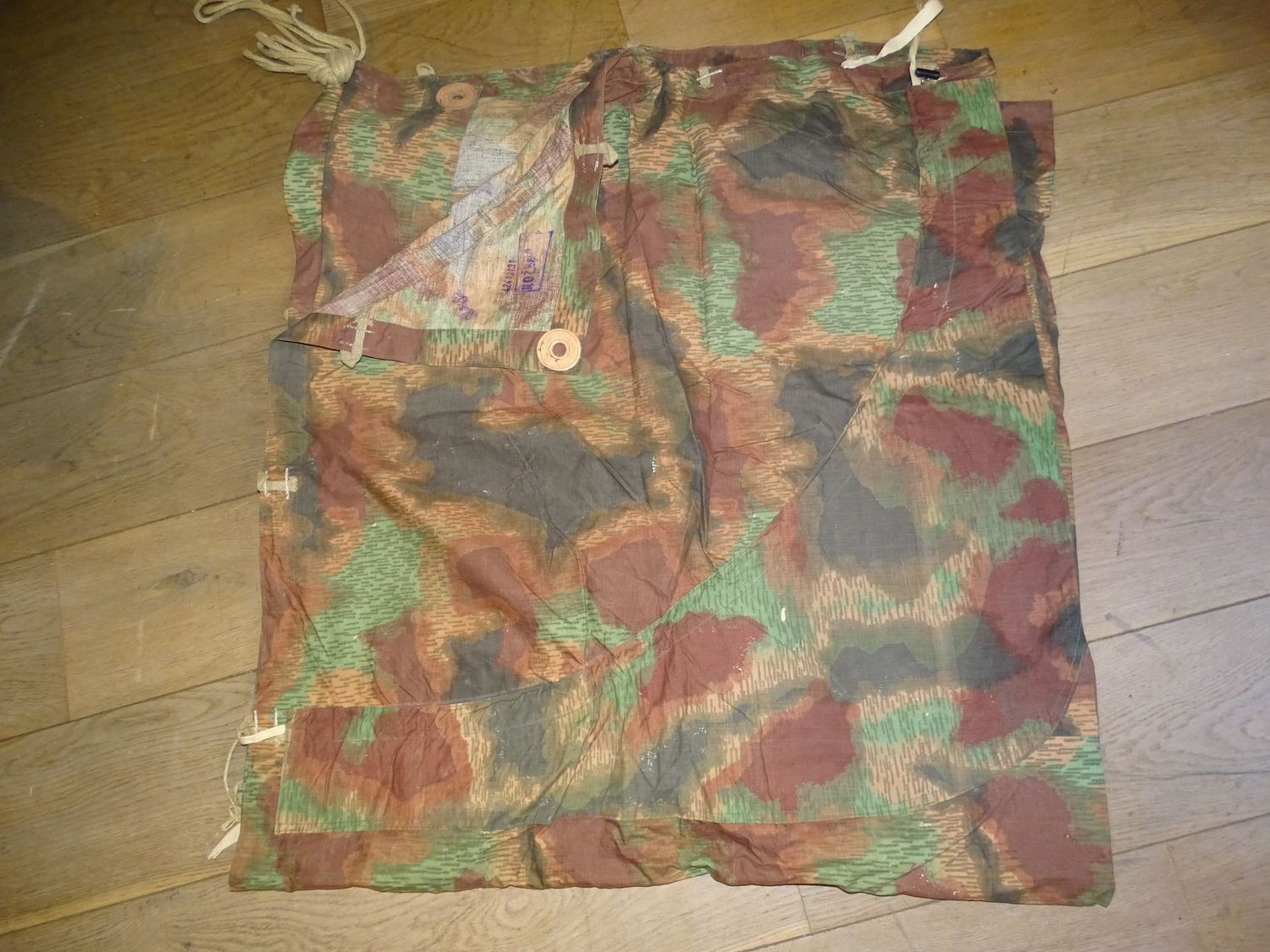 Rare Poncho Tchèque 1950s Garde-Frontière Camouflage Rare Poncho Tchèque 1950s Garde-Frontière Camouflage