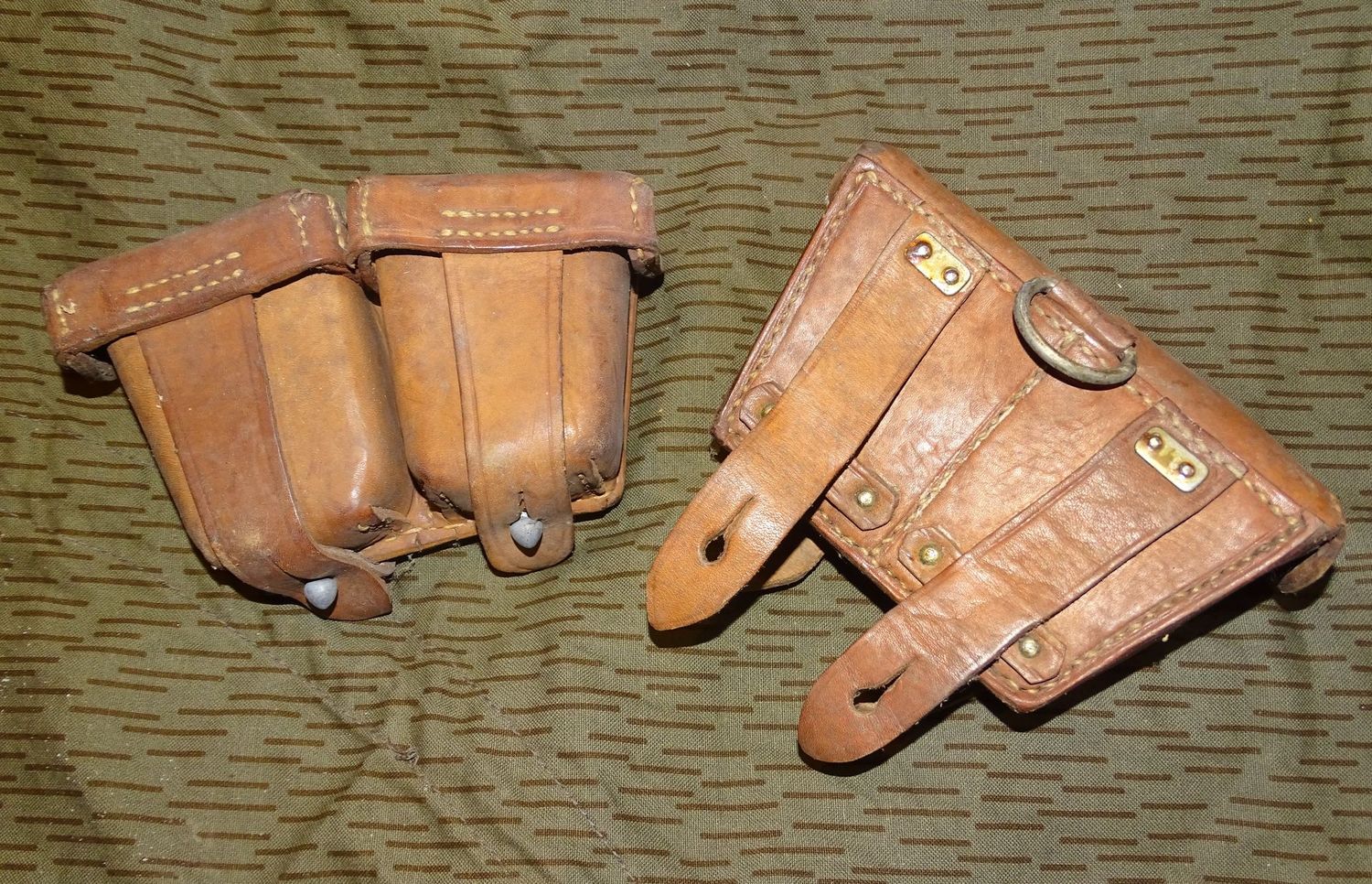 Cartouchière en cuir pour Mosin-Nagant (Pologne/Bulgarie, années 1950) Cartouchière en cuir pour Mosin-Nagant (Pologne/Bulgarie, années 1950)