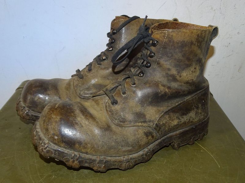 Brodequins suisses de troupe de montagne – Modèle Seconde Guerre mondiale Taille 27,5