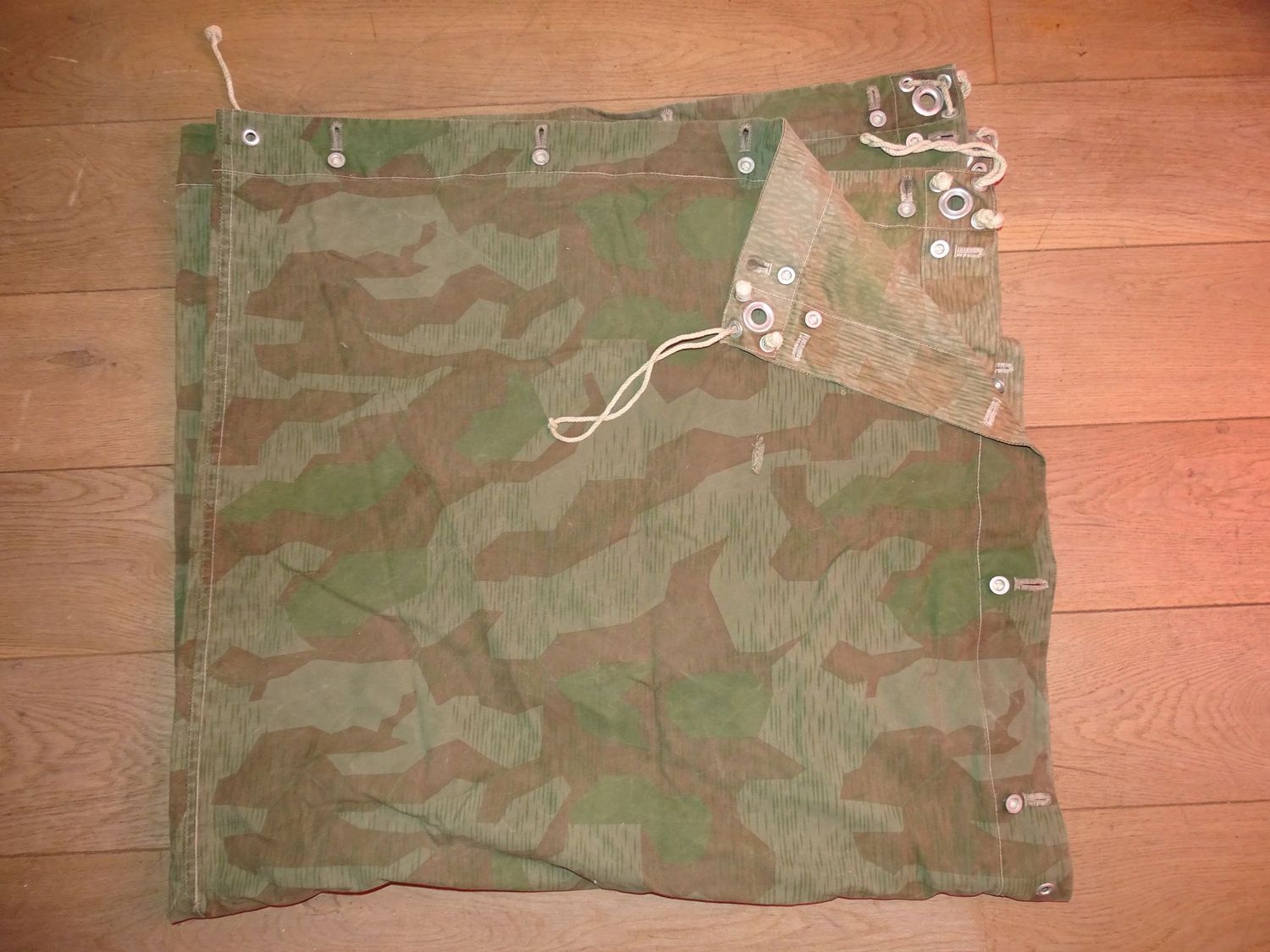Poncho Zeltbahn Suisse Seconde Guerre Mondiale - Coupe Carrée Réglementaire - Surplus Militaire d'Époque