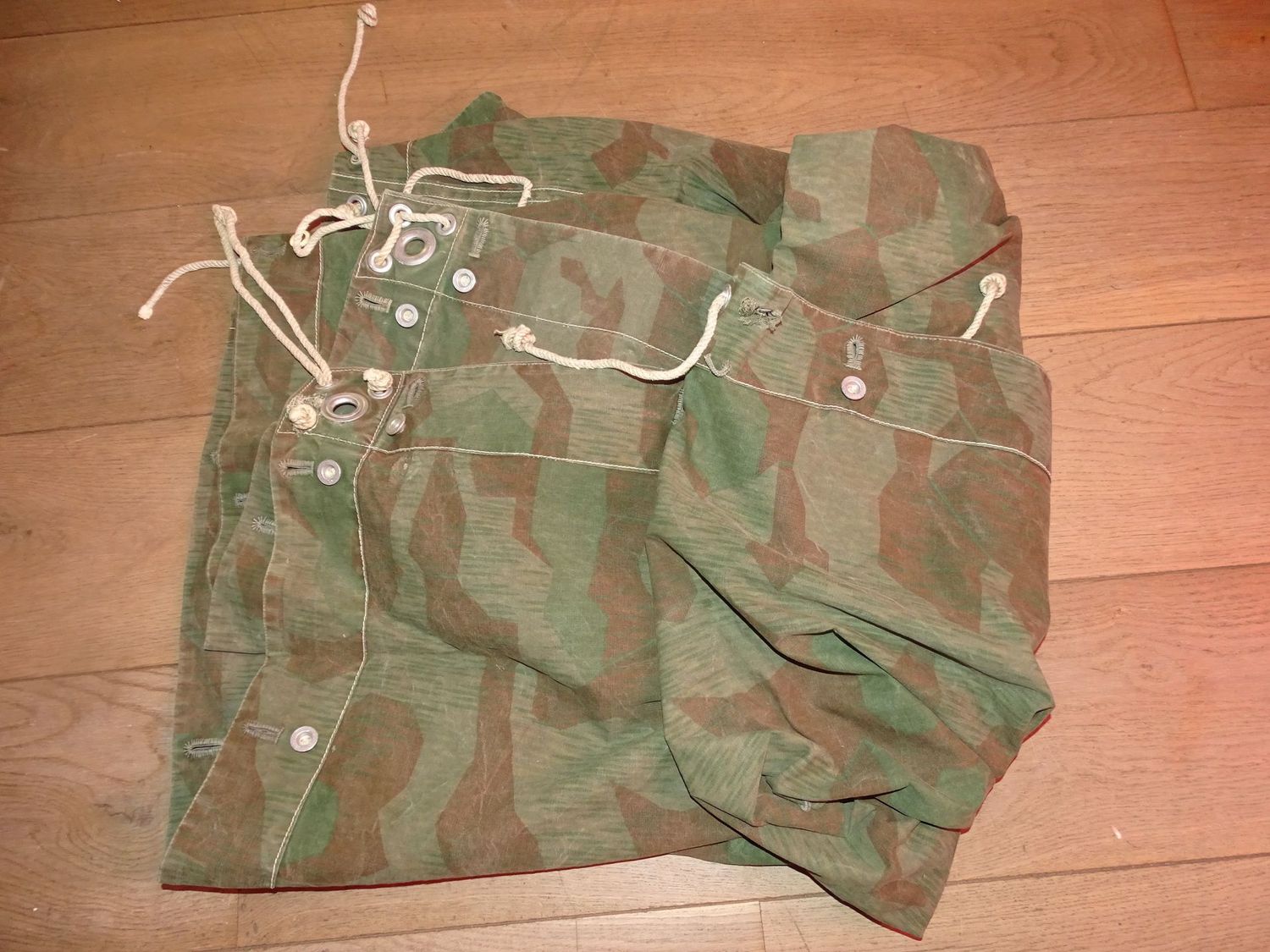 Poncho Zeltbahn Suisse Seconde Guerre Mondiale - Coupe Carrée Réglementaire - Surplus Militaire d'Époque