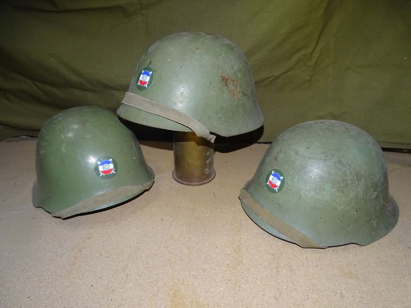 Casque Serbe  modèle 59 JA  (Yougoslavie,Guerre des Balkans) "Jugoslovenska Armija"