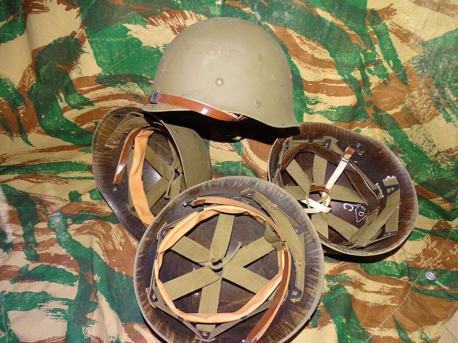 Liner  pour casque 51 Français 1953  neuf de stock .