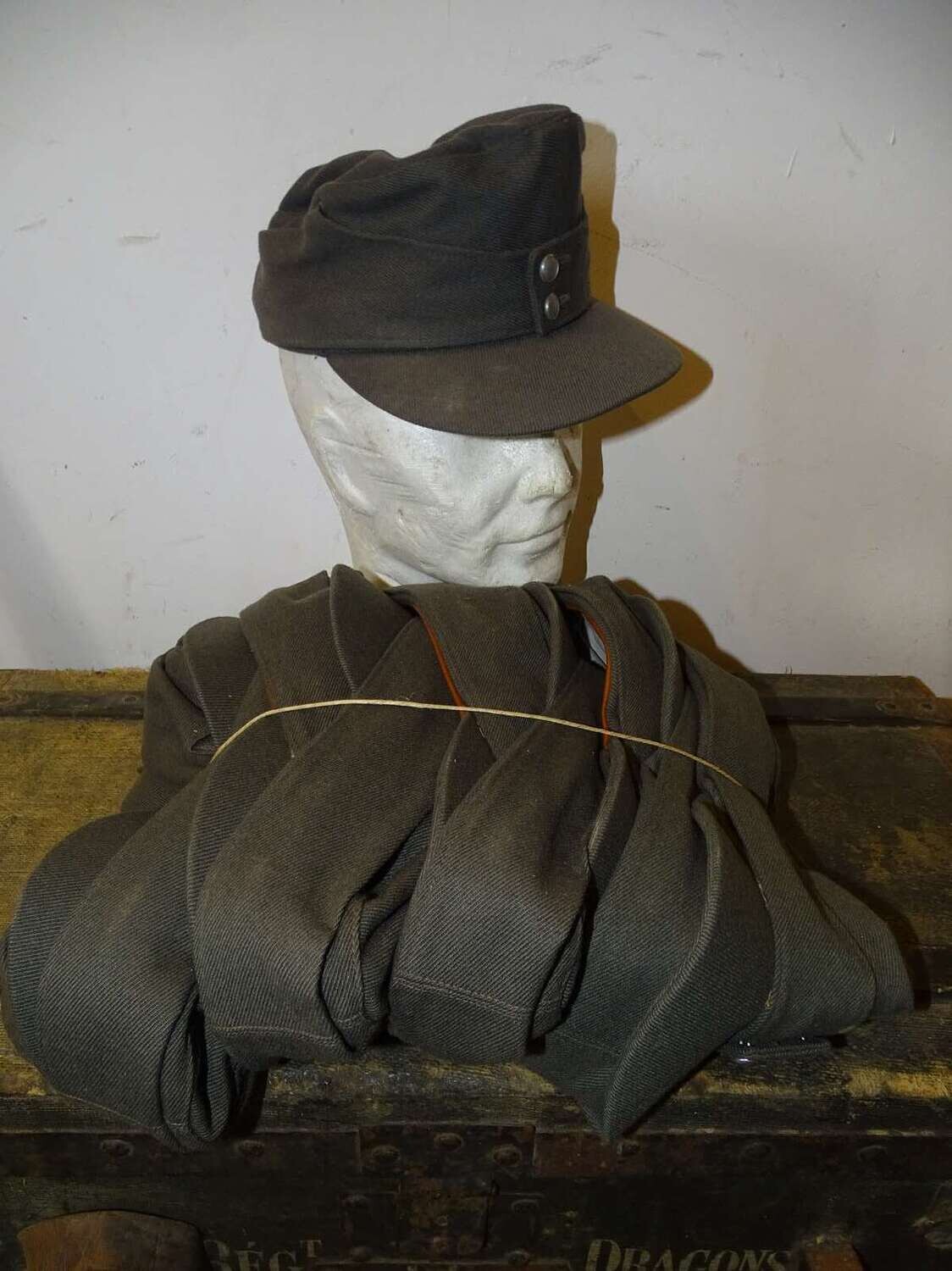 LOT DE 10 Casquettes ,Felmütze m43 Autrichienne taille 54. LOT DE 10 Casquettes ,Felmütze m43 Autrichienne taille 54.
