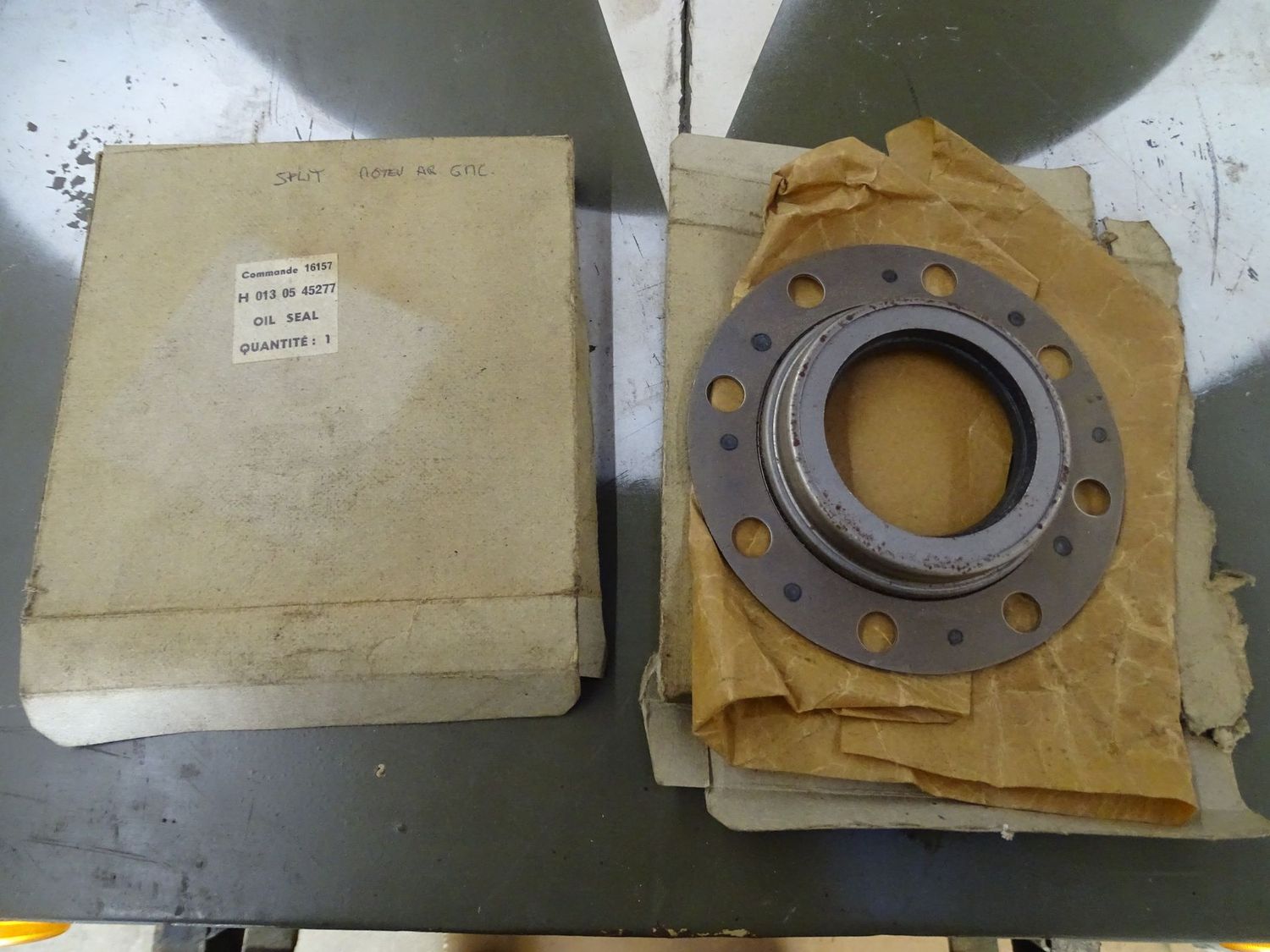 GMC CCKW Lot de joints moyeu arrière pont split. NOS