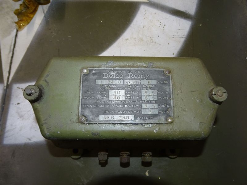 GMC CCKW  régulateur 6 volt USA  .NOS