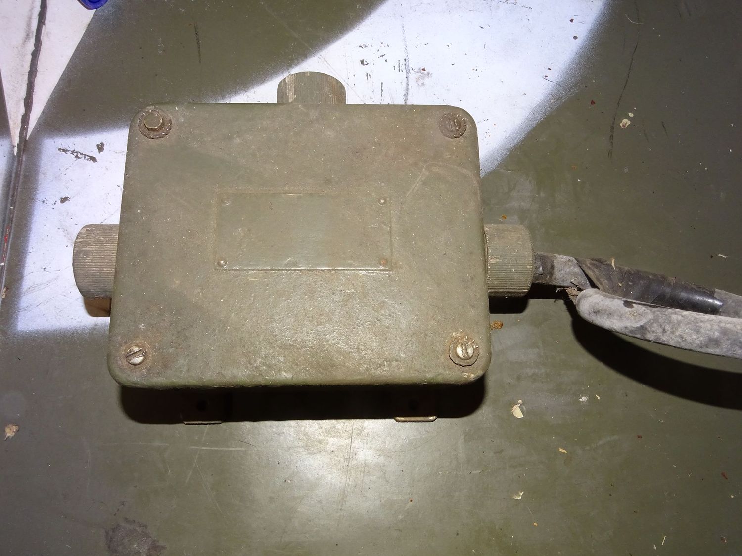 Boitier raccordement/fusible  radio pour Jeep