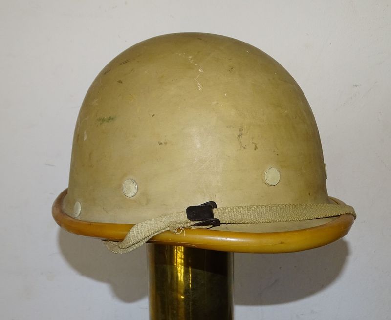 Casque Irakien Modèle 1990 Composite Armée Irak – État neuf