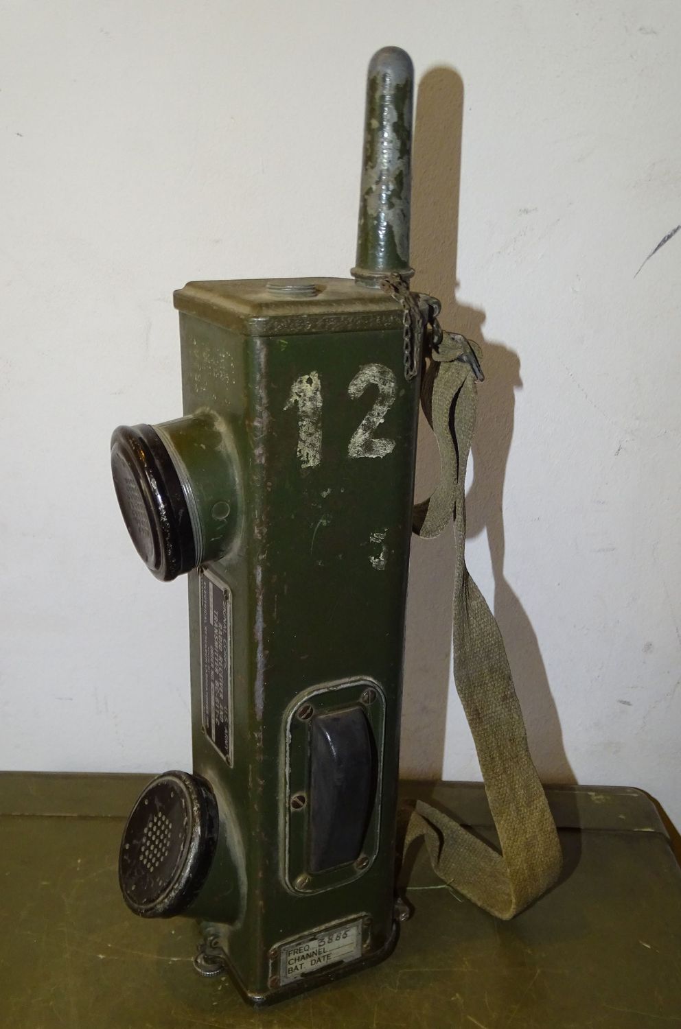 Radio BC-611 US WWII 1944 – Révision armée française, plaque alu d'origine Radio BC-611 US WWII 1944 – Révision armée française, plaque alu d'origine