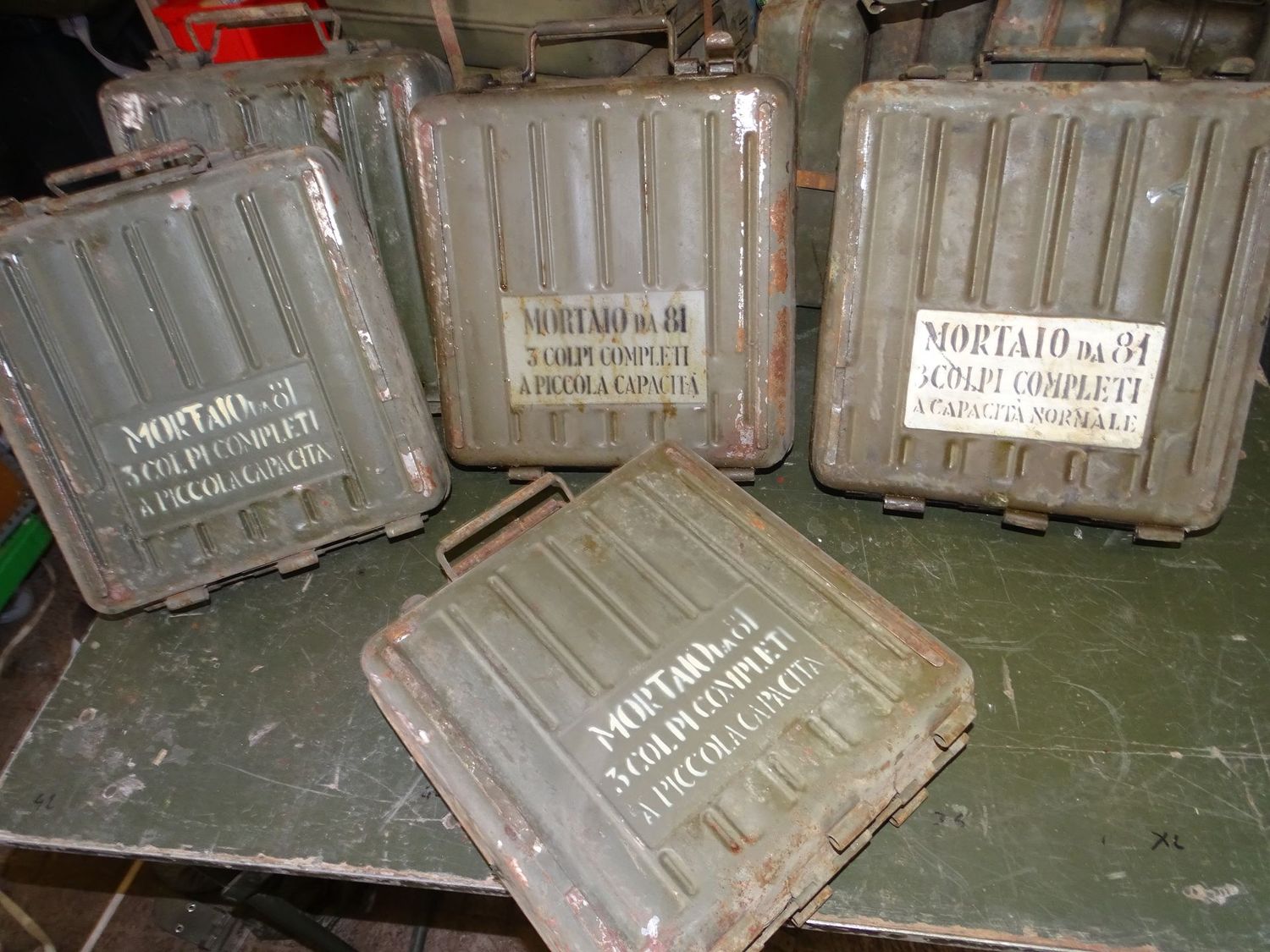 Caisse à Munitions Mortier Brandt 81mm 3 Coups – Surplus Italie/France 40 – Bon état