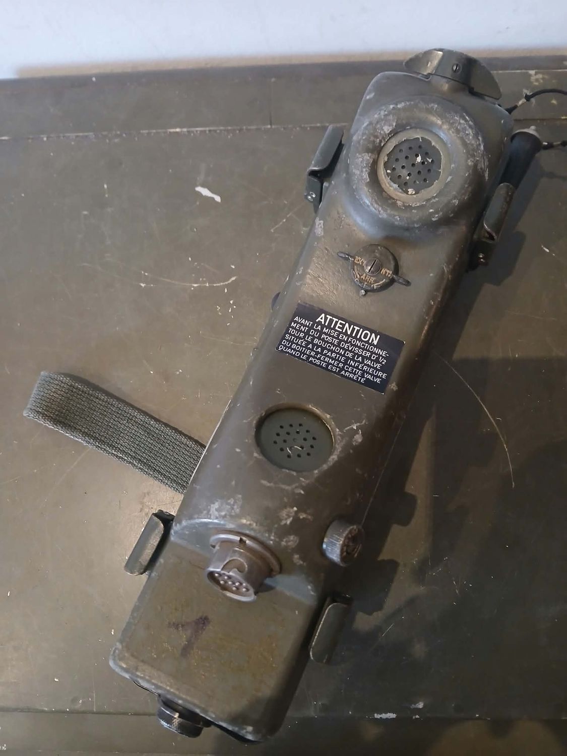 Téléphone de Campagne PP8 Téléphone de Campagne PP8 "Banane" Armée Française – Années 60