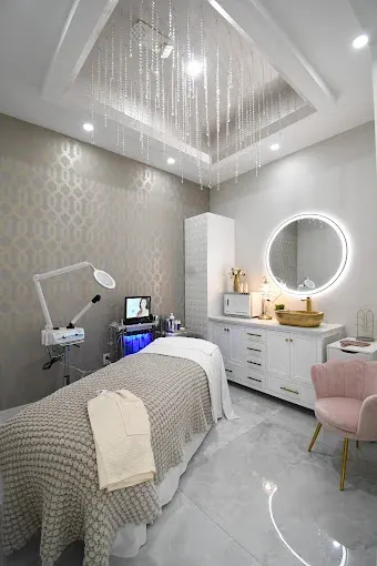 The Mother’s Day Glow Experience, HydraFacial, Botox & more...
