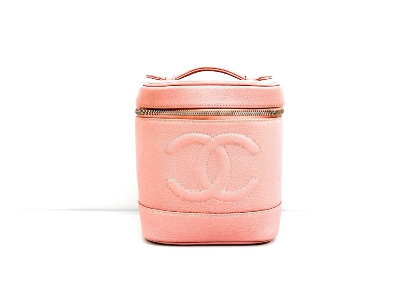 CHANEL vanity case CHANEL vanity case