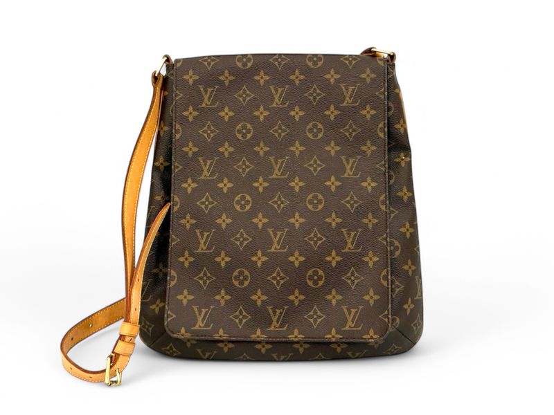 LOUIS VUITTON Musette Salsa GM