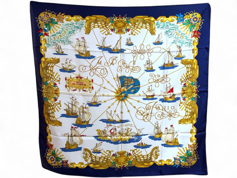 HERMES carré Voiles De Lumiere by Metz