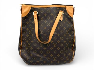 LOUIS VUITTON Odeon GM LOUIS VUITTON Odeon GM