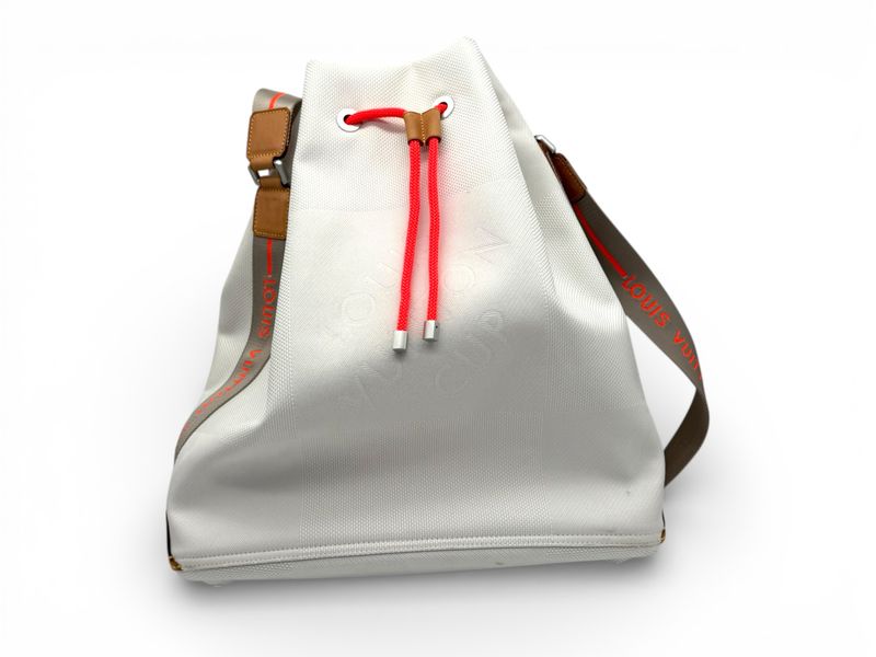 LOUIS VUITTON Sac Vuitton Cup 2002 Limited Edition