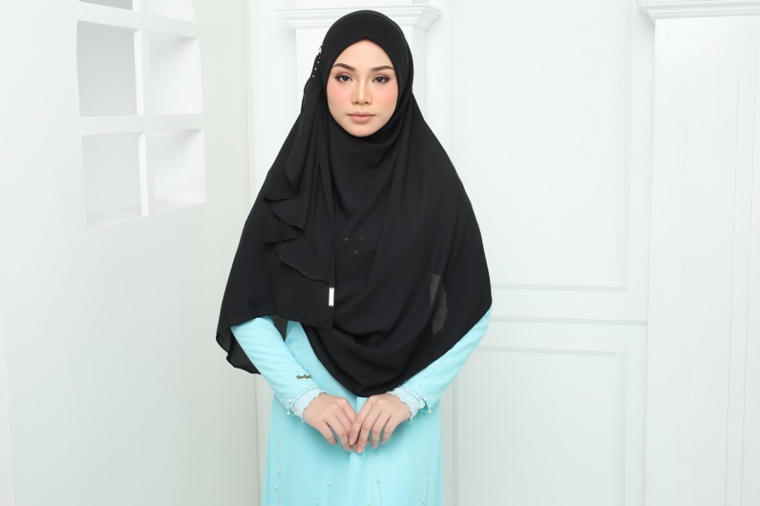 SUNNY BLACK - Sesuci Sumayyah