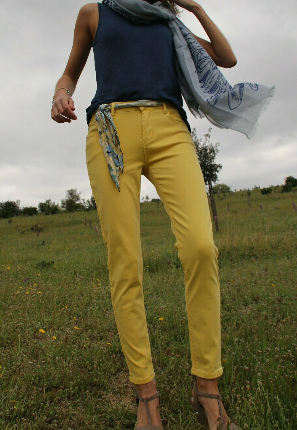 PANTALÓN AMARILLO