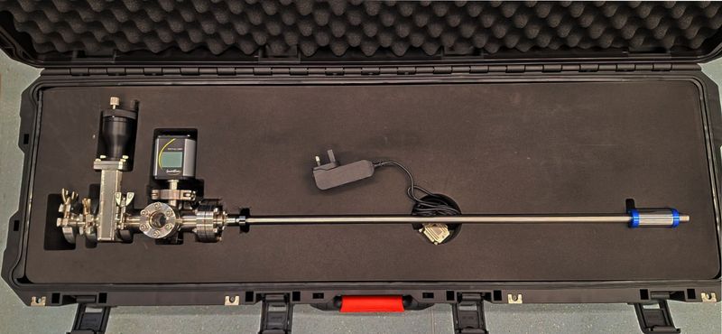 Vacuum transfer suitcase