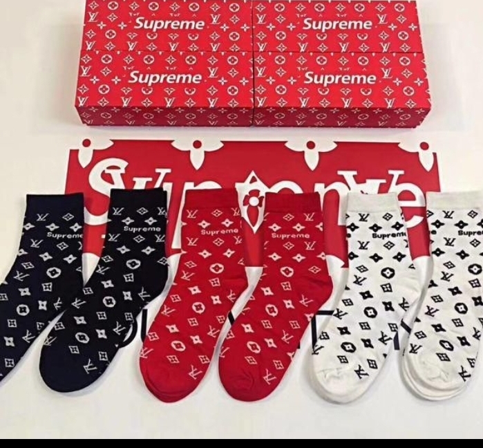 vuitton supreme socks