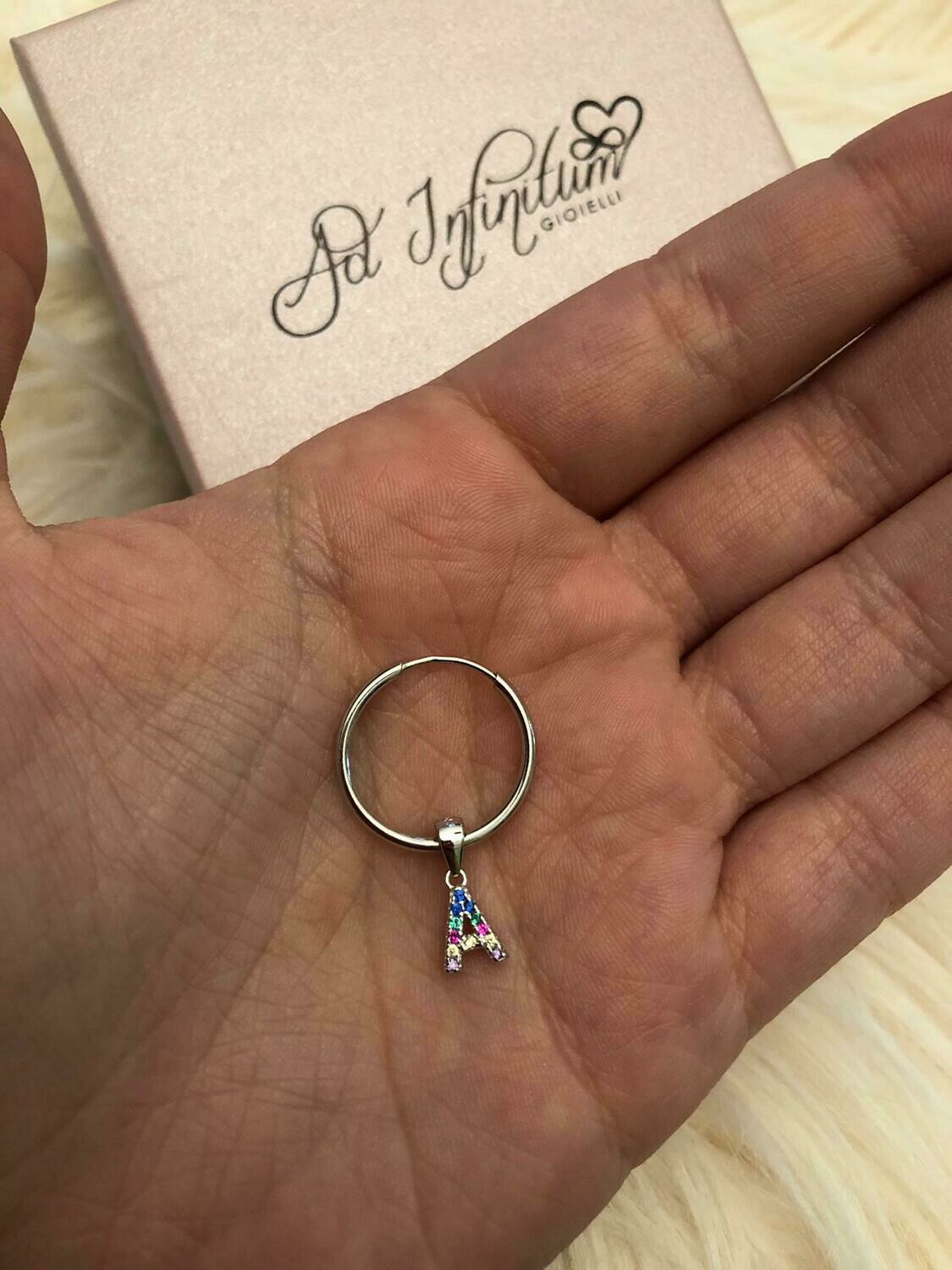 Orecchino singolo iniziale zirconi