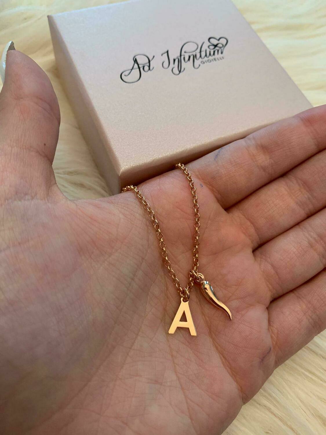 ​Collana lettera e corno