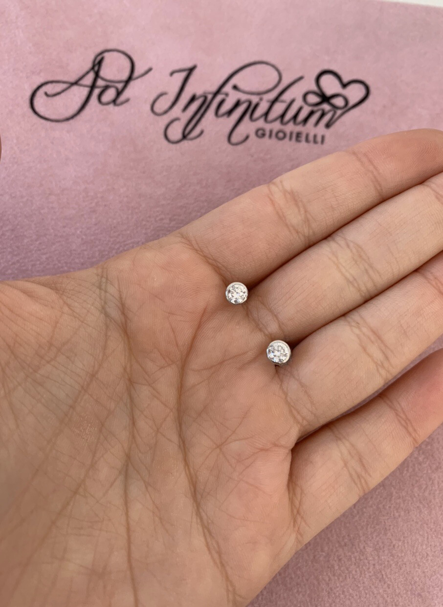 Orecchini Punto Luce Tondo