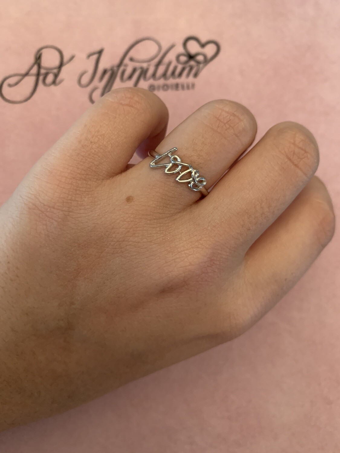 Anello LOVE corsivo