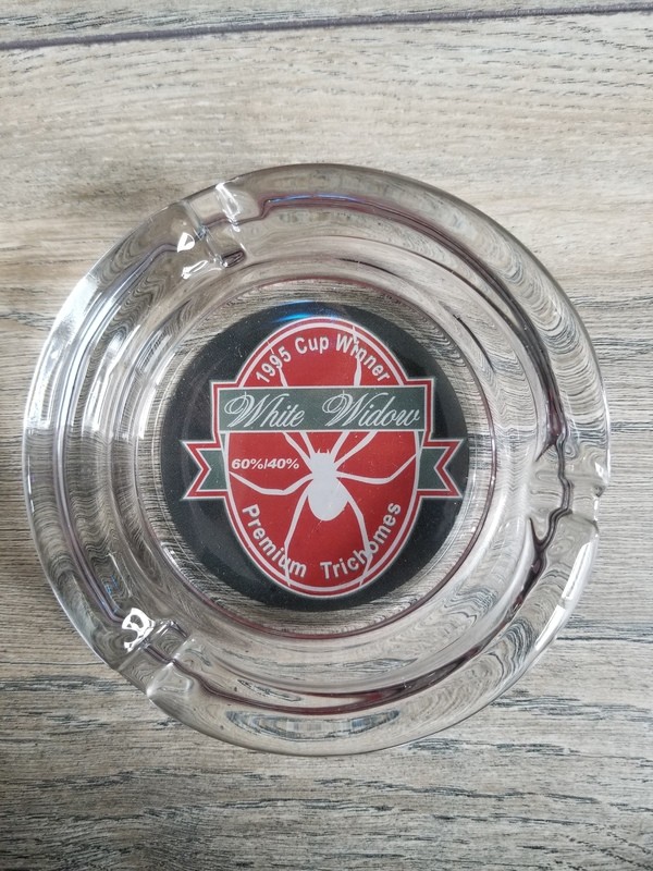 ASHTRAY (WHITEWIDOW)
