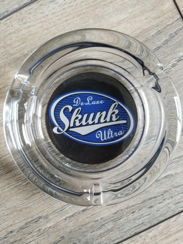 ASHTRAY (SKUNK)