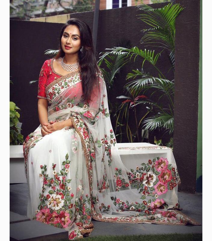 Wkart Off-White Bollywood Georgette Designer Saree