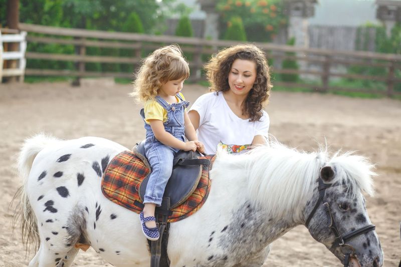 Bambini reiten (Partner- Stunde Selbstorganisiert)
für Kinder von ca. 1,5 Jahre bis ca. 3 Jahre in Trostberg INDIVIDUELLER TERMIN
--- Mit Theresa --- Bambini reiten (Partner- Stunde Selbstorganisiert)
für Kinder von ca. 1,5 Jahre bis ca. 3 Jahre in Trostberg INDIVIDUELLER TERMIN
--- Mit Theresa ---