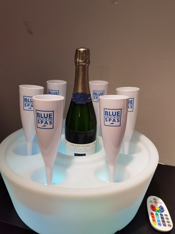 BAR FLOTTANT A LED + 6 FLUTES