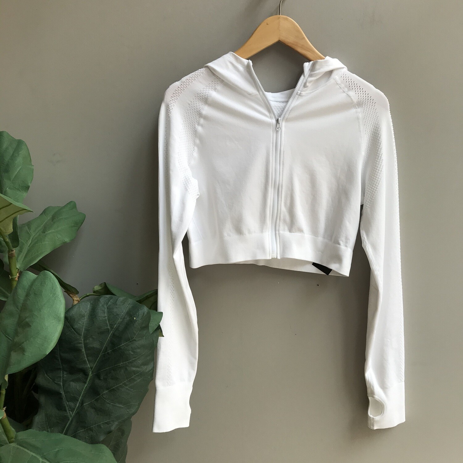 Hybrid Seamless Perforated Crop Hoodie Jacket