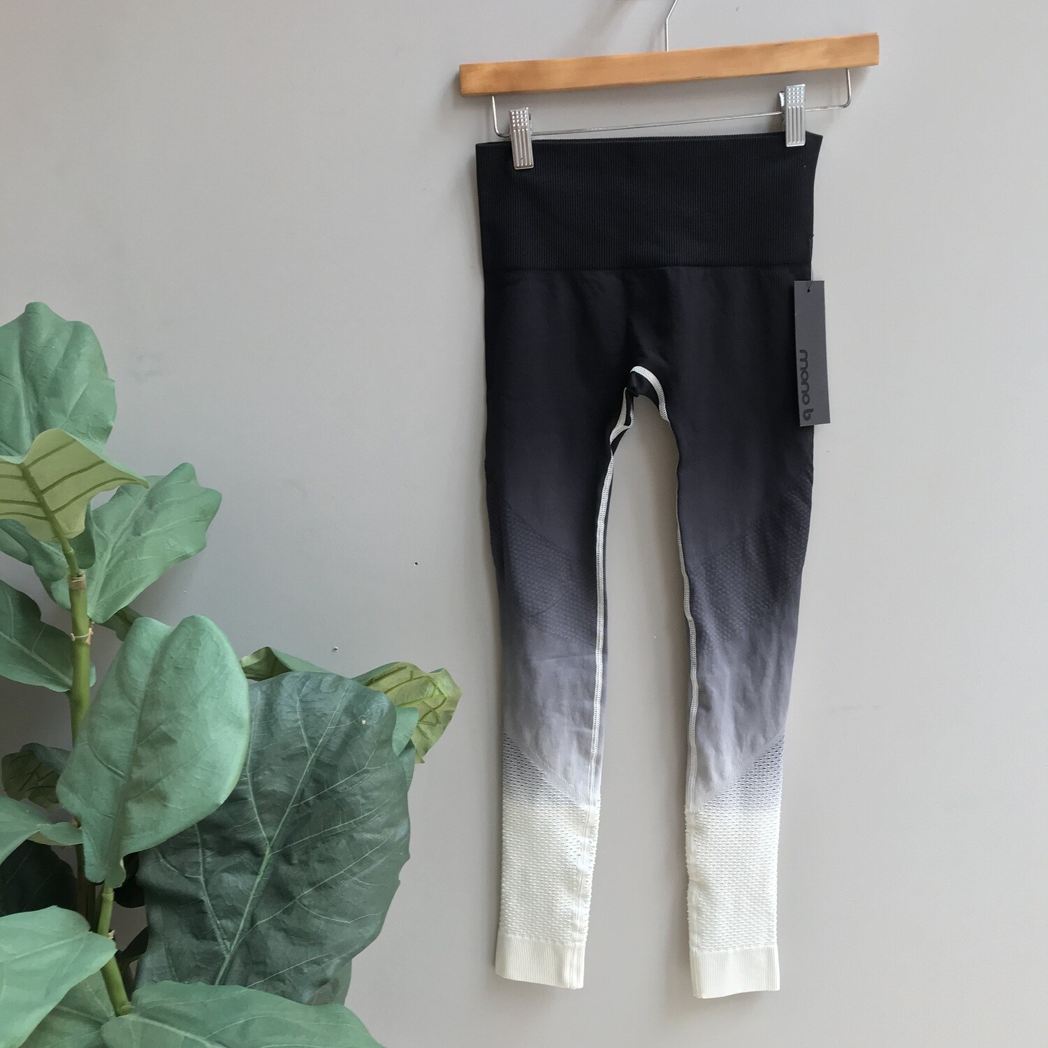Ombre Leopard Dip-Dye Seamless Perforated Leggings