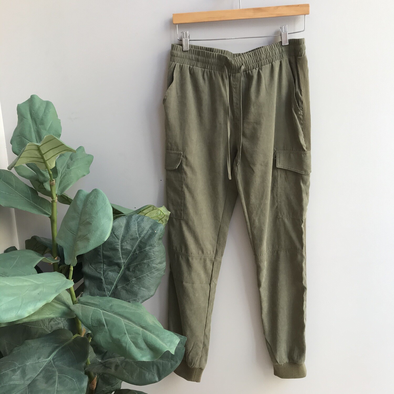 Laura Pocketed Detail Joggers