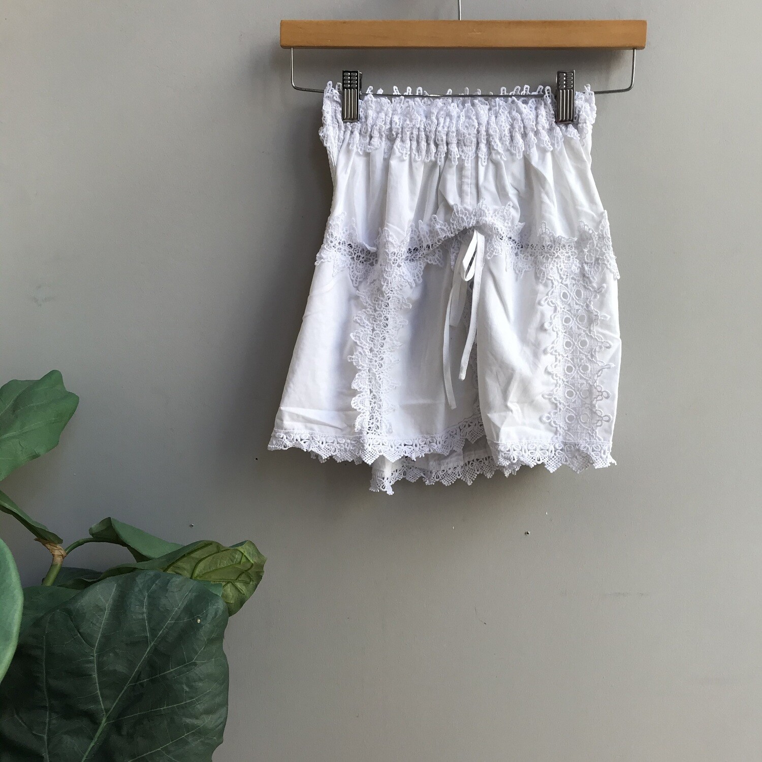 Leslie Trimmed Ruched Top