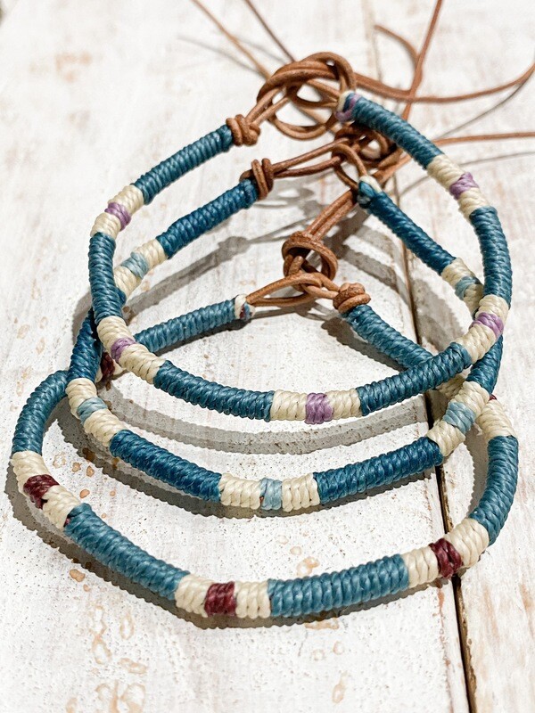 Pulsera cuero azul oscuro