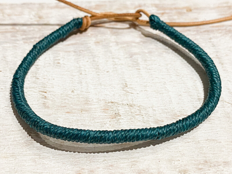 Pulsera cuero verde