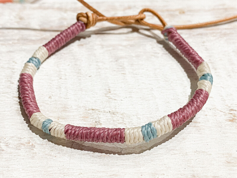 Pulsera cuero berenjena