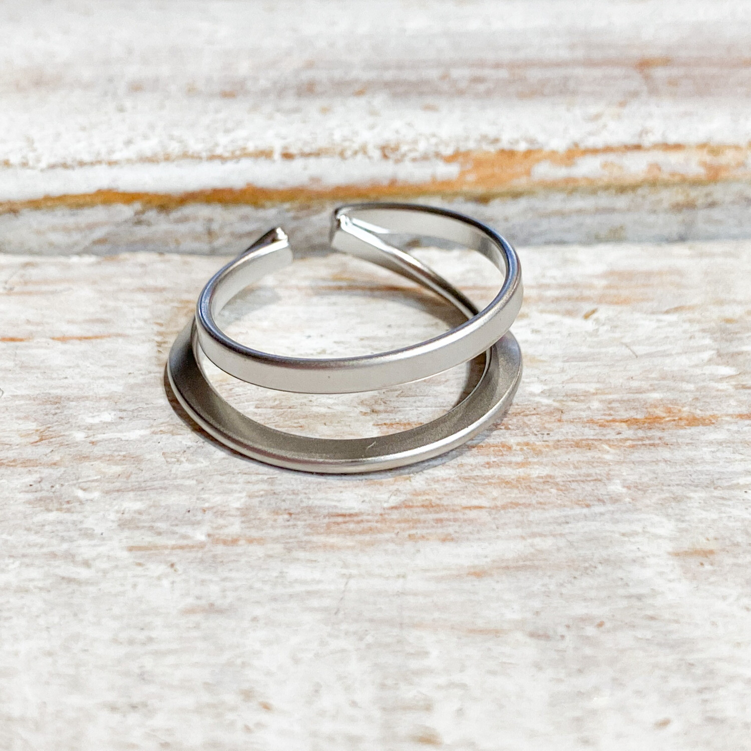 Anillo metal doble plateado mate