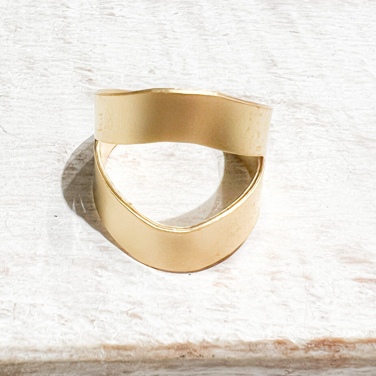 Anillo zamack abierto dorado mate