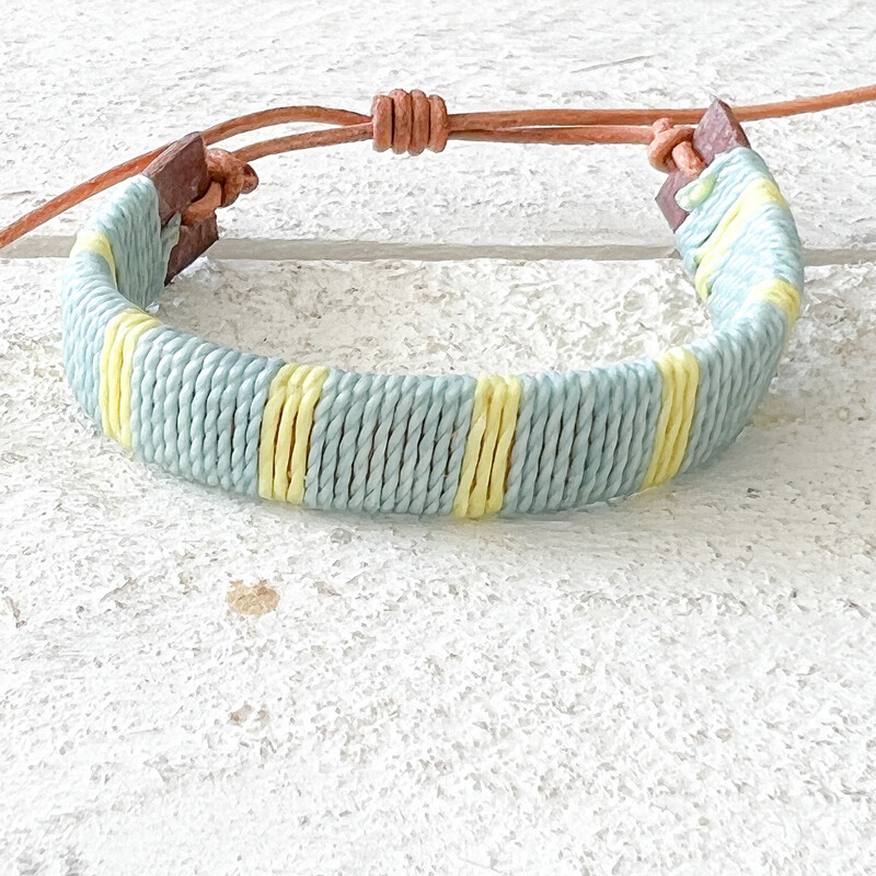 Pulsera ancha cuero azul/amarillo