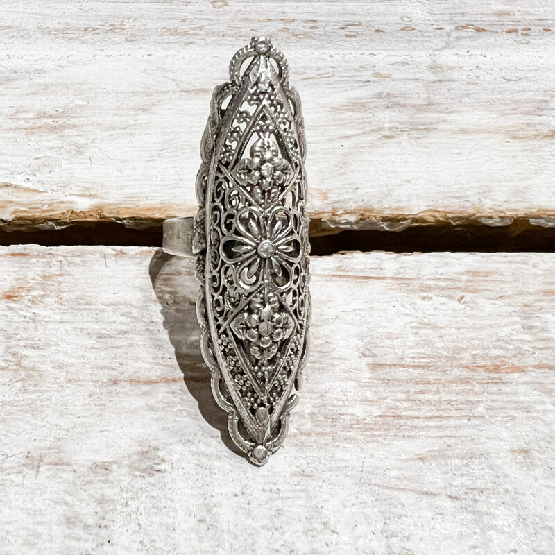 Anillo zamak plateado alargado boho